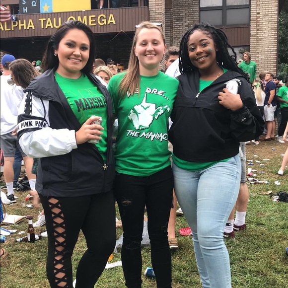 Meet your Posher, Ali - Picture 2 of 2